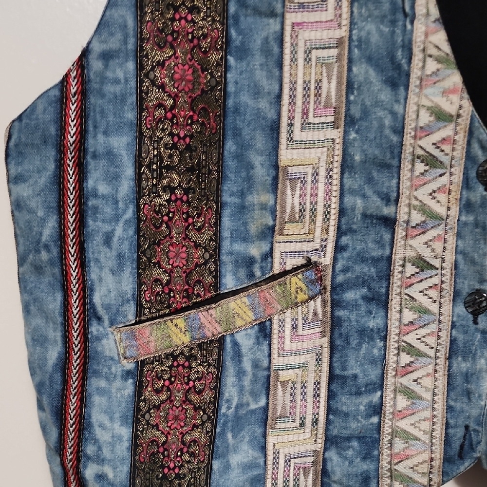Vintage DD Designs Multicolor Tapestry Stripe Vest - Picture 5 of 8